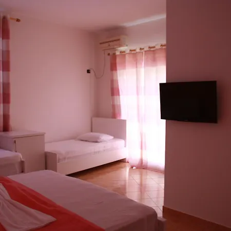 Hotel Envi Radhimë