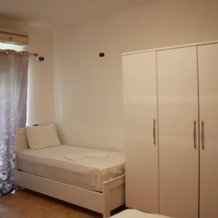 Envi Hotel Radhimë