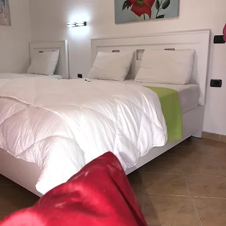 Hotel Envi Radhimë