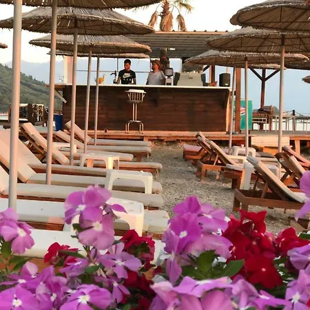 Hotel Envi Radhimë