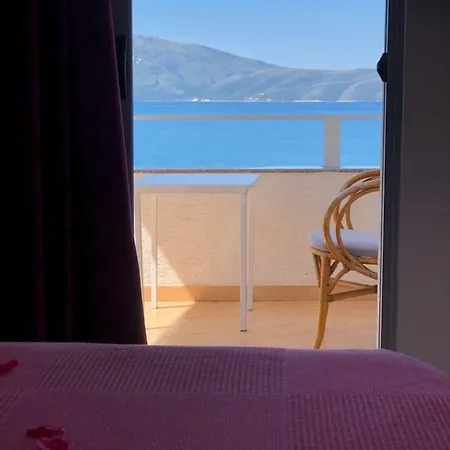Hotel Envi Radhimë