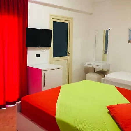Envi Hotel 3*