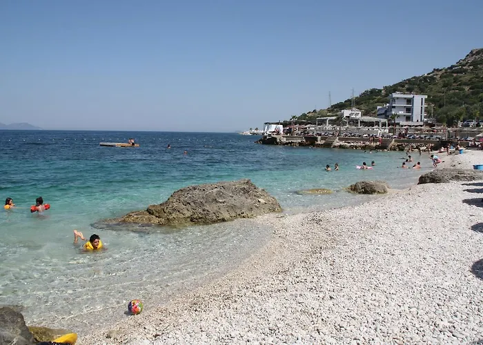 Envi فندق Radhimë