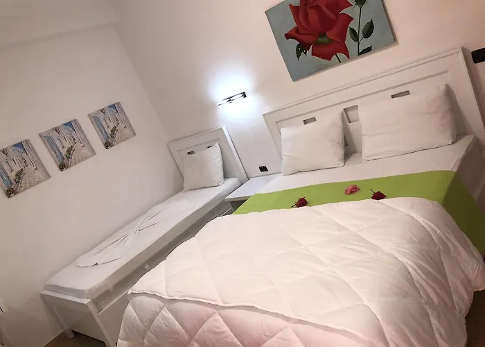 Envi فندق Radhimë