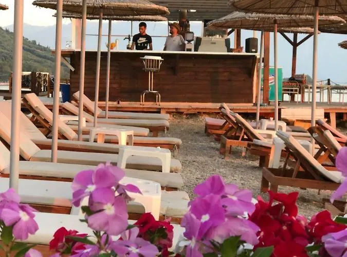 فندق Envi Radhimë