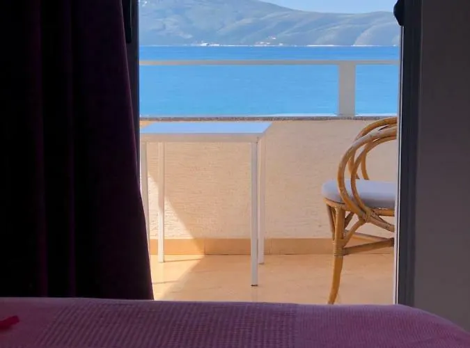 فندق Envi Radhimë