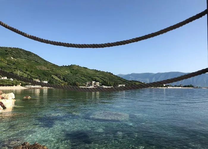 Envi فندق Radhimë